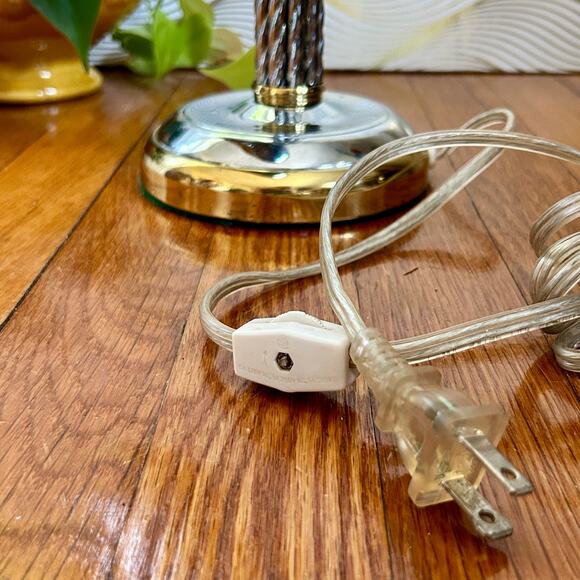 Vintage Cane & Reed Round Lighted Adjustable Make-Up Mirror with Twisted Stem - Picture 14 of 16